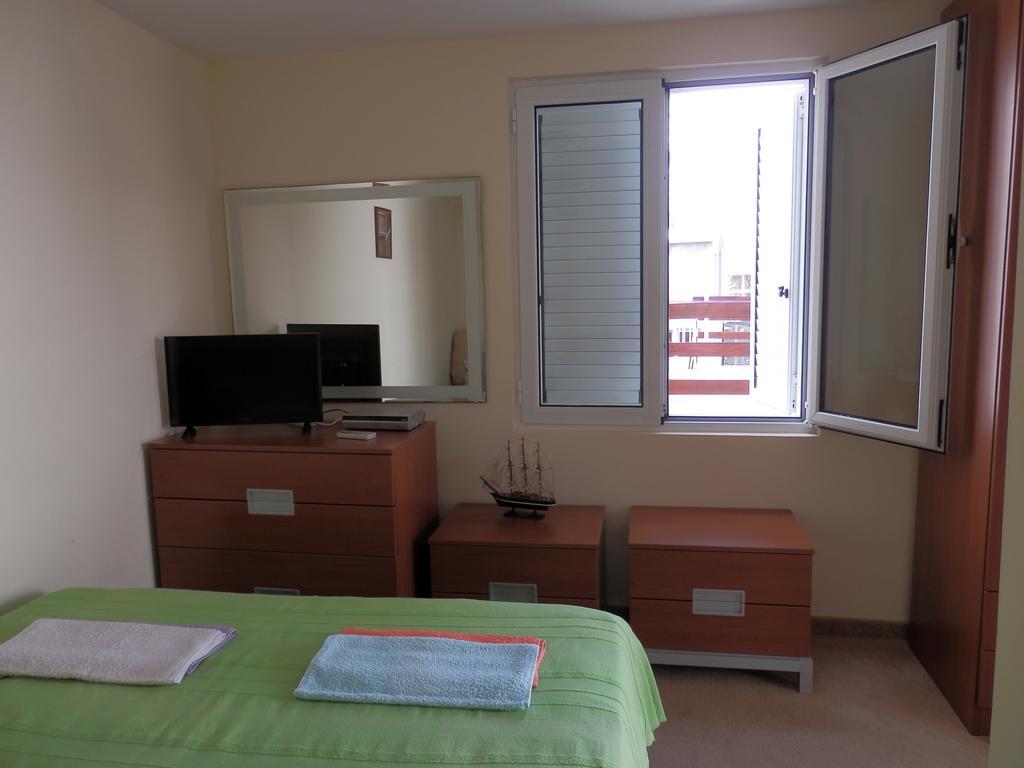 Apartments Esperanza Utjeha Bagian luar foto
